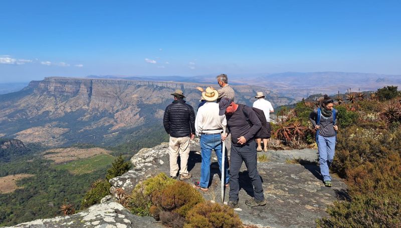 Dr Tony Swemmer guided a small group to a site where secondary grasslands are developing following the abandonment of plantation forestry on the Mariepskop escarpment.